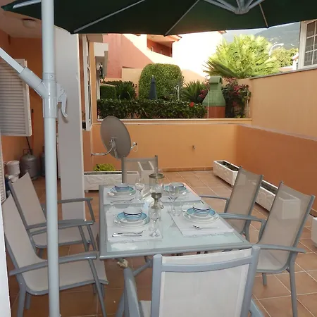 With 3 Bedrooms In Puerto De La Cruz, With Wonderful Sea Vie Apartment *